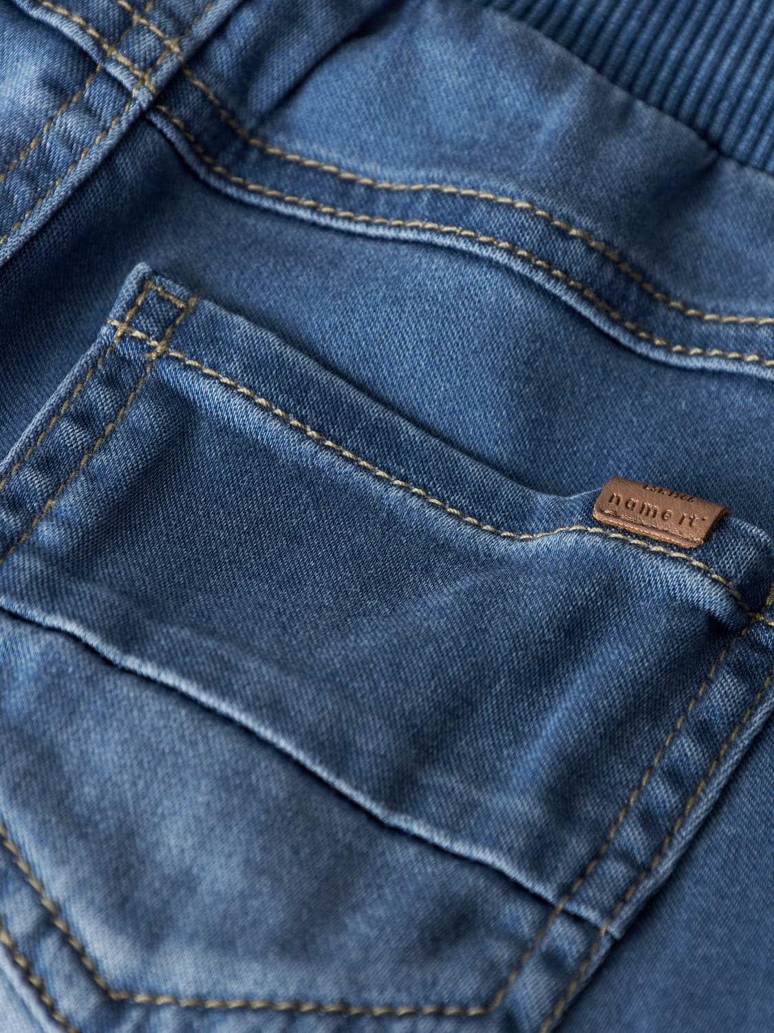 model_shot-front_full